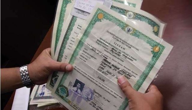 Jawaban Cerdas Jika Ditanya Bersedia Ditahan Ijazah Asli