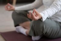 Tips Melakukan Meditasi Ringan di Meja Kerja untuk Mengurangi Stres