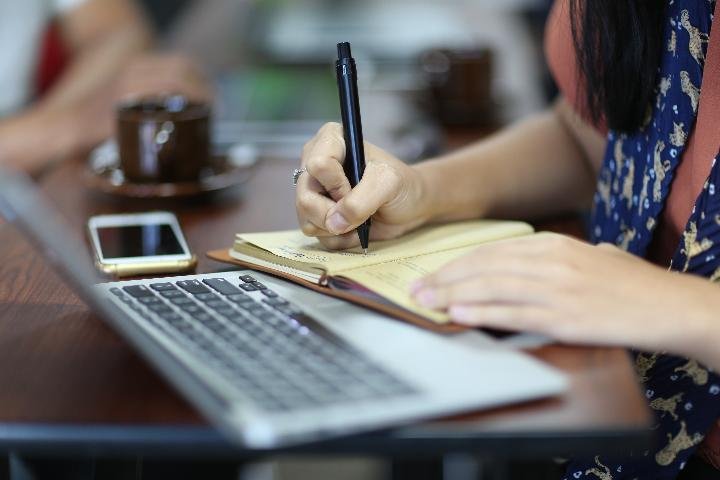 Tips Menyusun Laporan Kerja Harian Untuk Dilaporkan Ke Supervisor